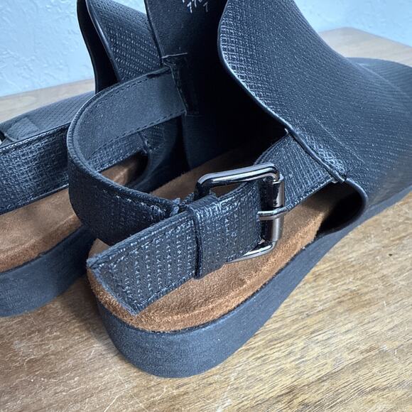 Pierre Dumas Black Slingback Sandals Size 10 Women's Peep Toe Shoes Side Buckle - Picture 6 of 11